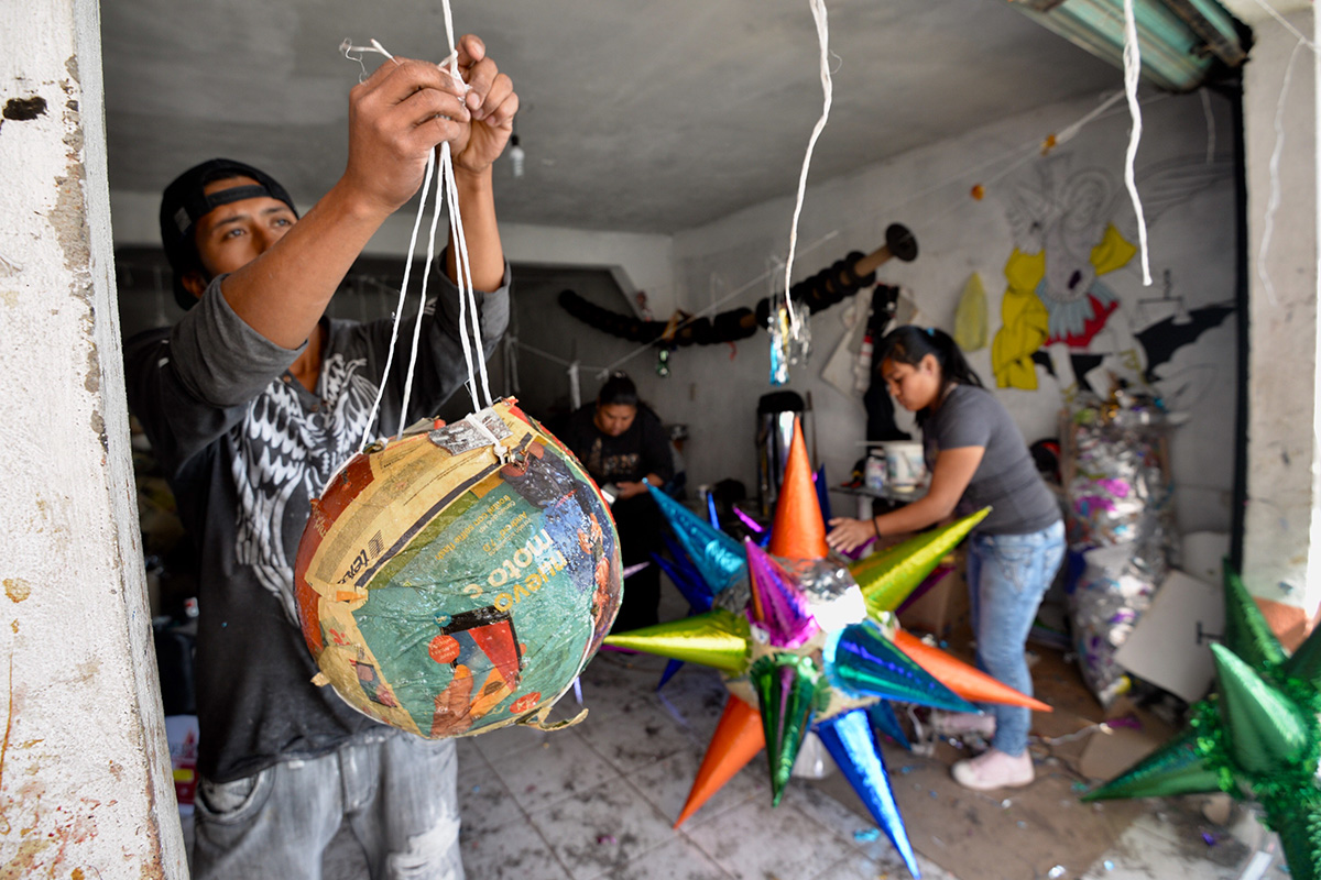 Piñatas de Acolman y Otumba llenan de color hogares de México - Siete24