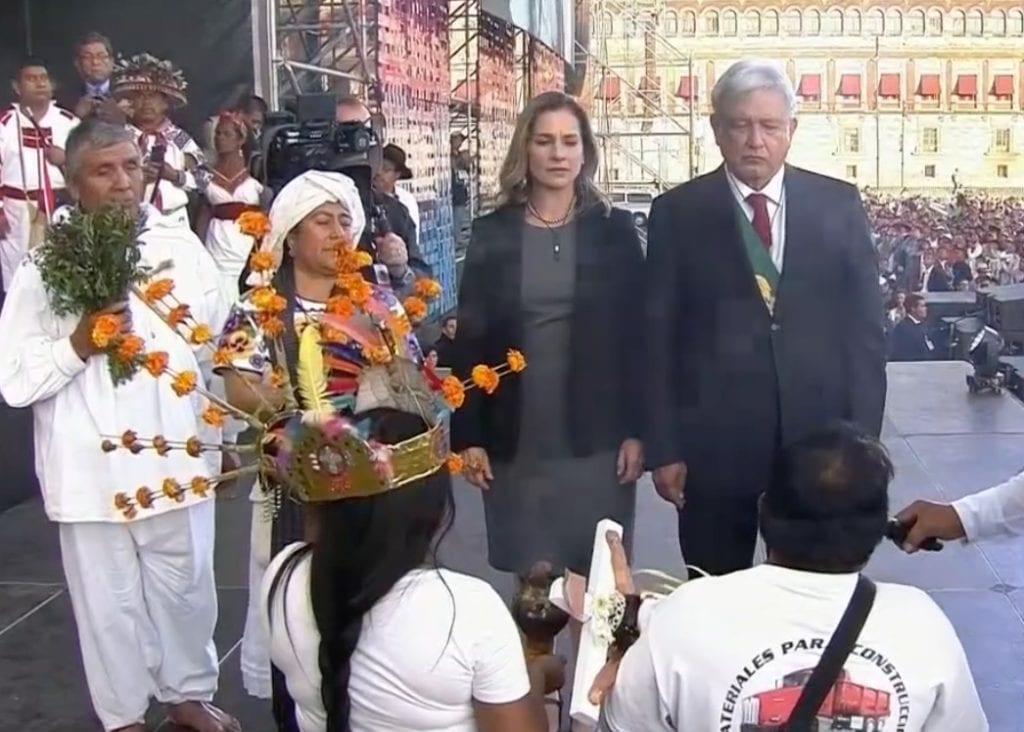 Bastón de Mando, AMLO, Obrador, indígenas, Zócalo capitalino, Presidente,