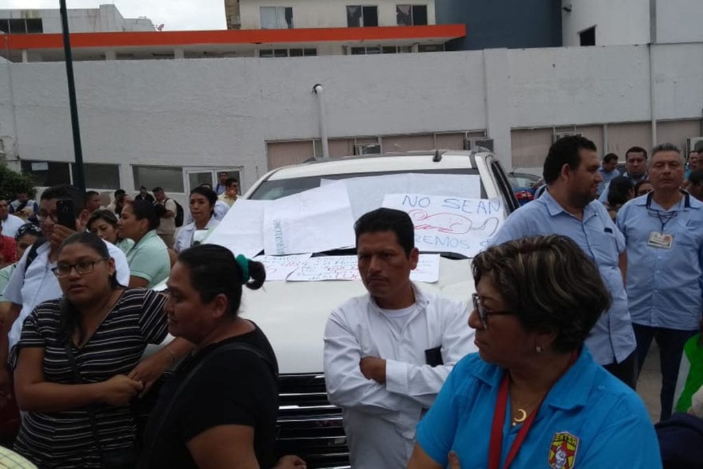 Tabasco, esposa, Arturo Núñez, hospitales, retención