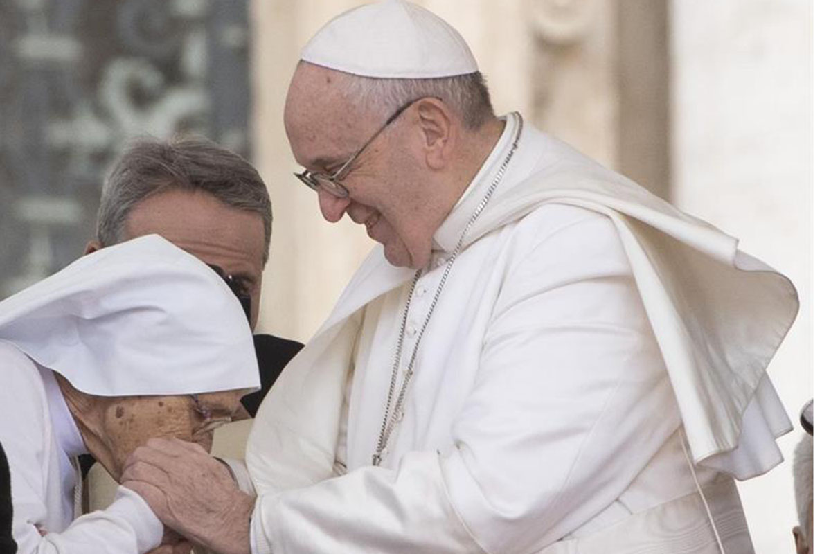 Papa Francisco, anillo, beso, fieles, Vaticano,