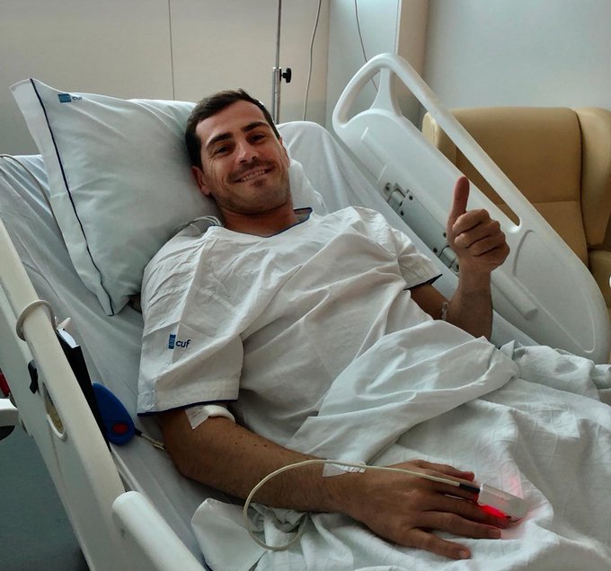 Casillas se tomó una foto en el hospital: Foto: Twitter