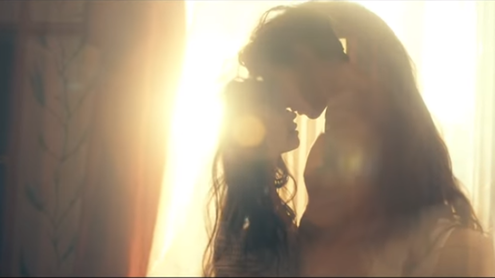 Imagen del video "Señorita"
