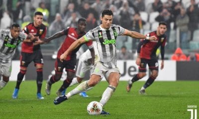 Juventus le pegó a Genoa. Foto: Twitter