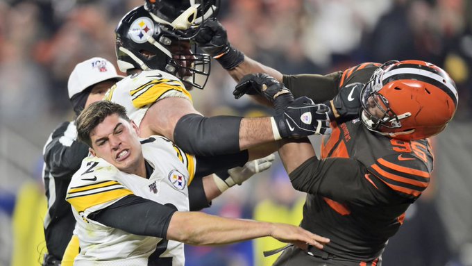Browns y Steelers protagonizaron pelea. Foto: Twitter