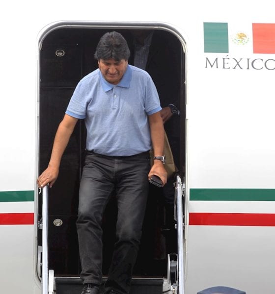 Evo Morales al aterrizar en la Ciudad de México. Foto: EFE