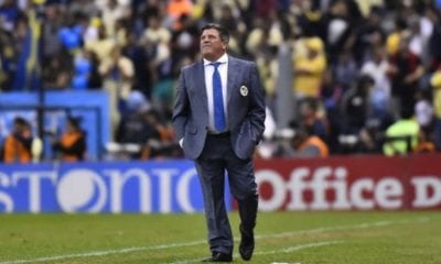 Miguel Herrera explota contra reportero. Foto: Twitter