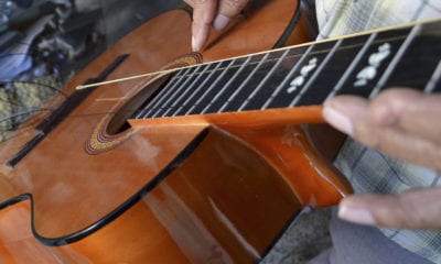 En Cancún, decomisan guitarra fabricada con cocaína