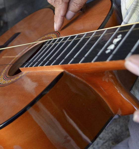 En Cancún, decomisan guitarra fabricada con cocaína
