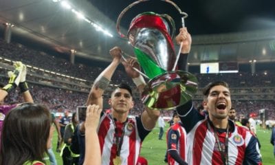 Arremete Alan Pulido en contra de Chivas