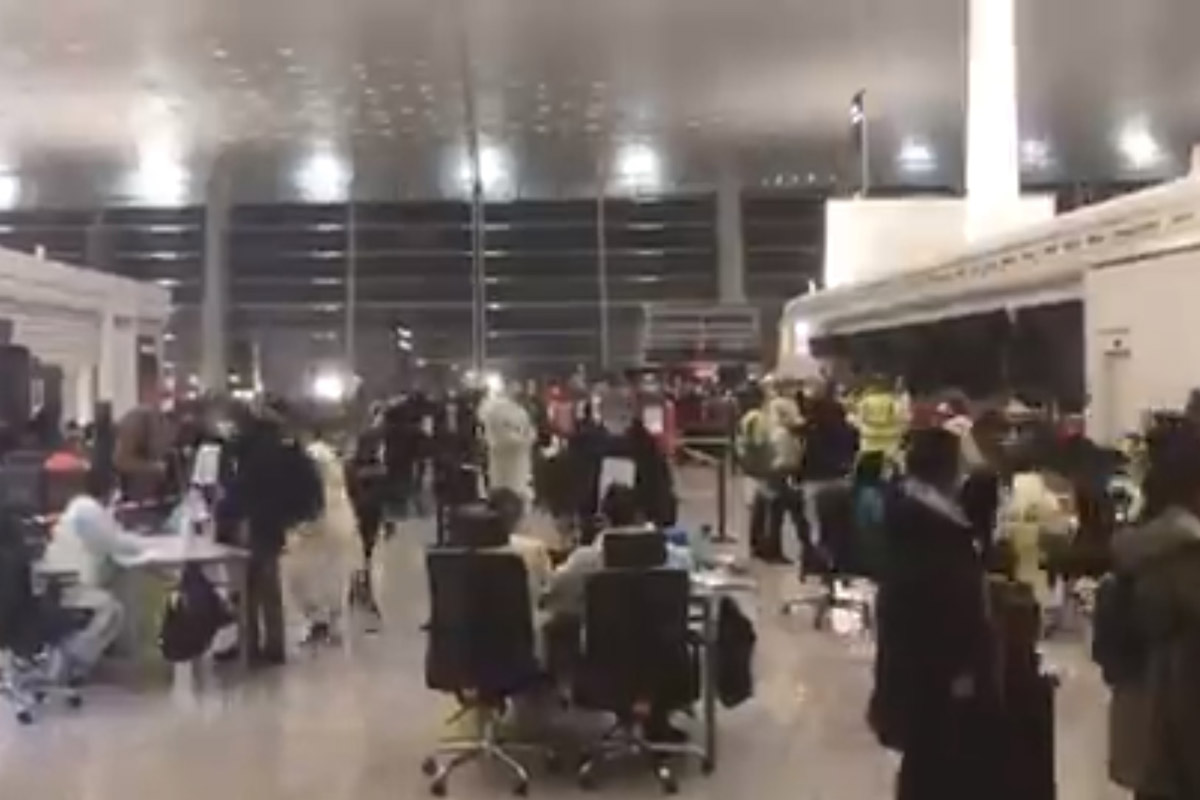 Mexicanos repatriados a Francia están en cuarentena
