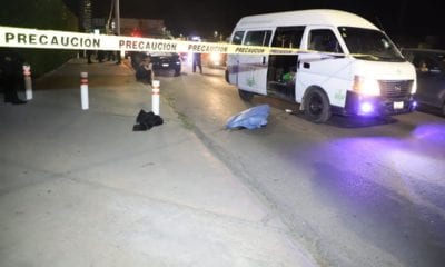 Balean policías estatales a familia que viajaba a bordo de camioneta del transporte publico en Ecatepec. Foto: Especiales