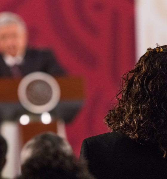 López Obrador defiende a la mujer como humanista no como feminista