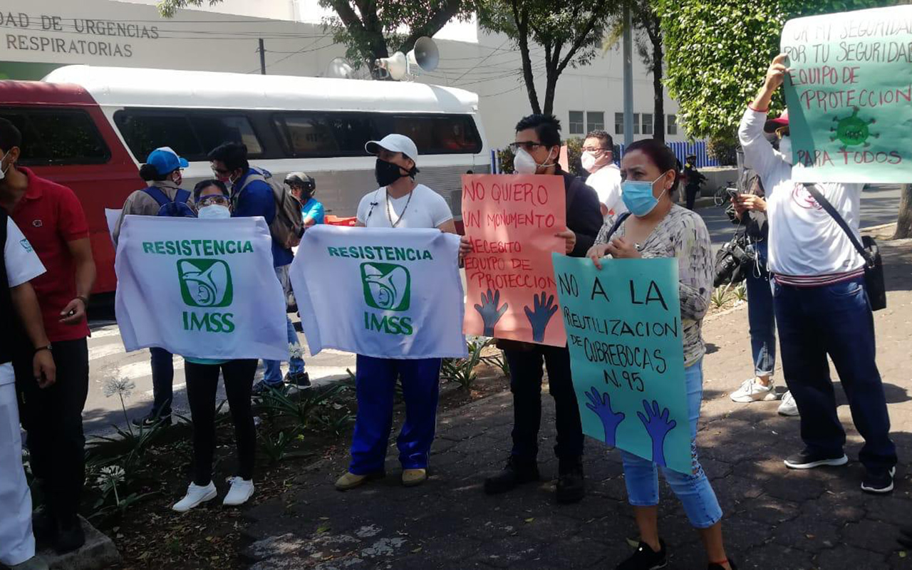Médicos y enfermeras que atienden a pacientes Covid denuncian la carencia de insumos