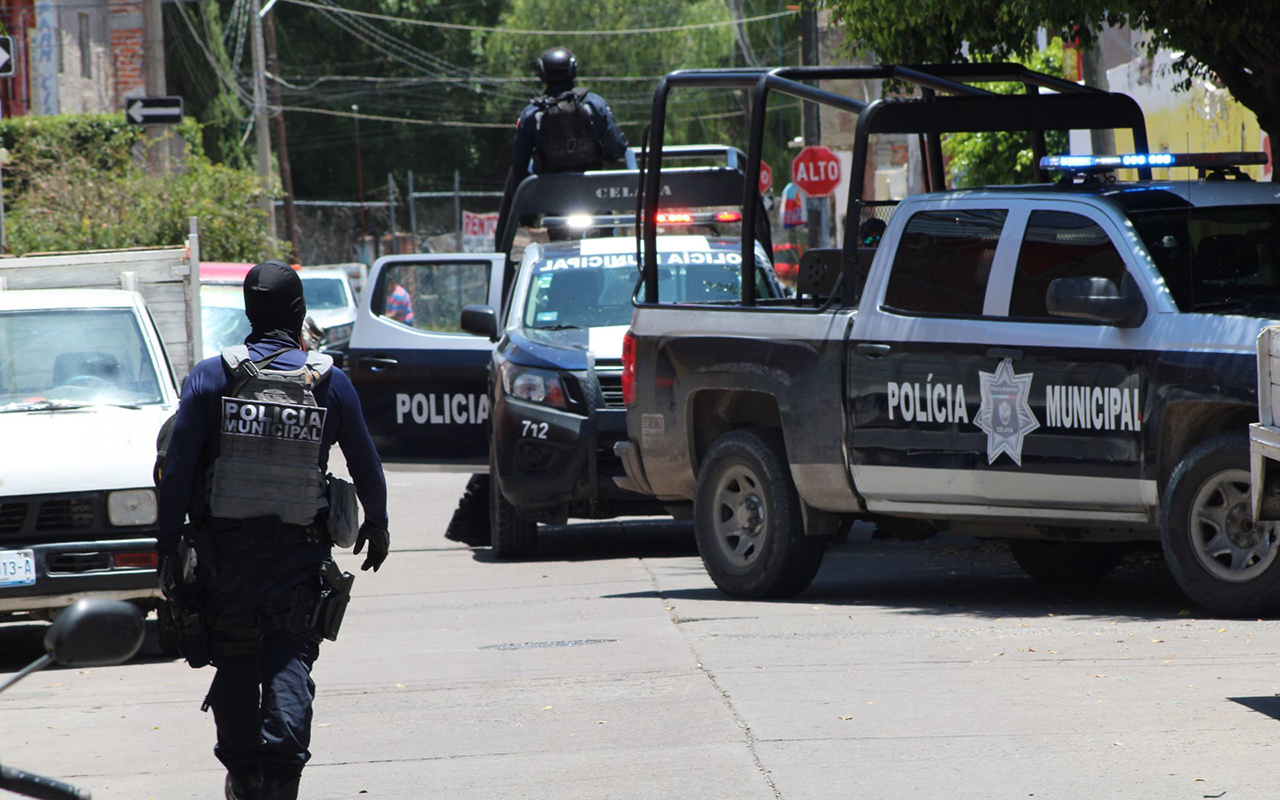 La policía mejor pagada lucha contra los cárteles de Santa Rosa de Lima y Jalisco Nueva Generación