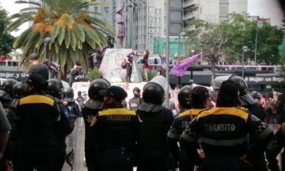 Feministas vandalizan en la Ciudad de México. Foto: Israel Lorenzana