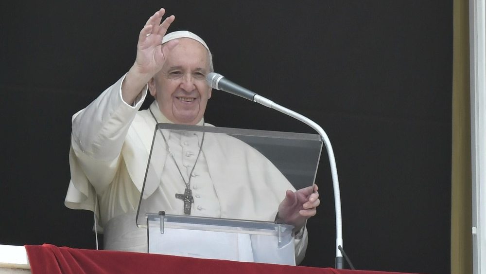 Papa Francisco en su balcón. Foto: Vatican News