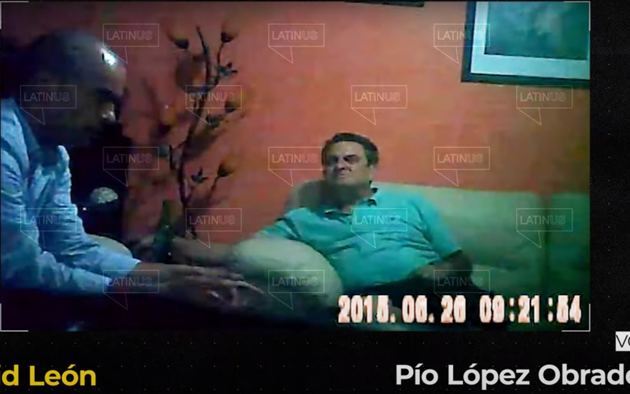 Difunden videos de hermano de López Obrador recibiendo dinero para campaña