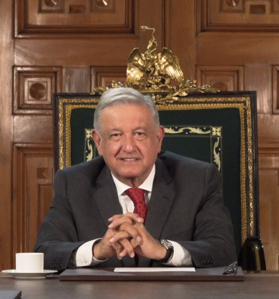 Asegura López Obrador que México va saliendo del hoyo. Foto: Twitter López Obrador