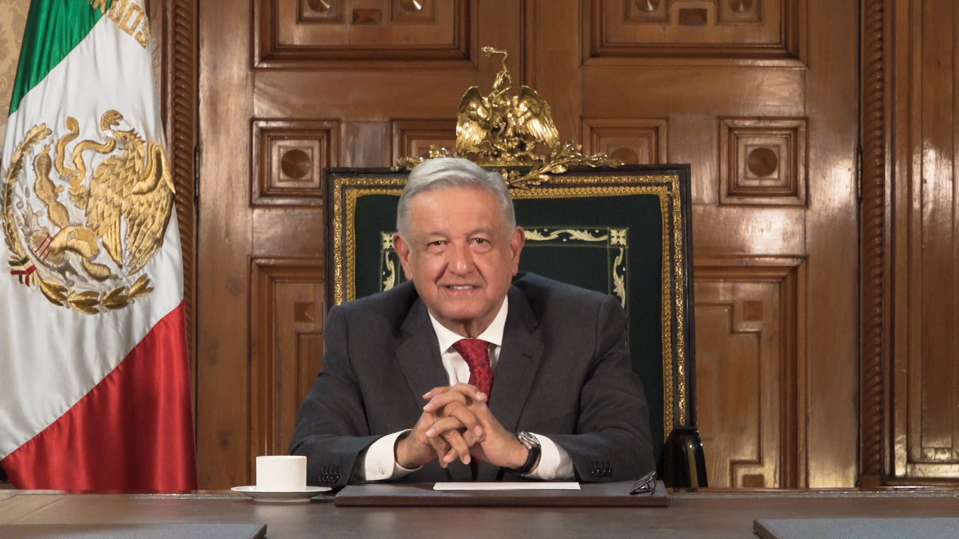 Asegura López Obrador que México va saliendo del hoyo. Foto: Twitter López Obrador