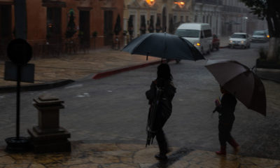 Frente Frío azota con fuertes lluvias a estados del sur de México