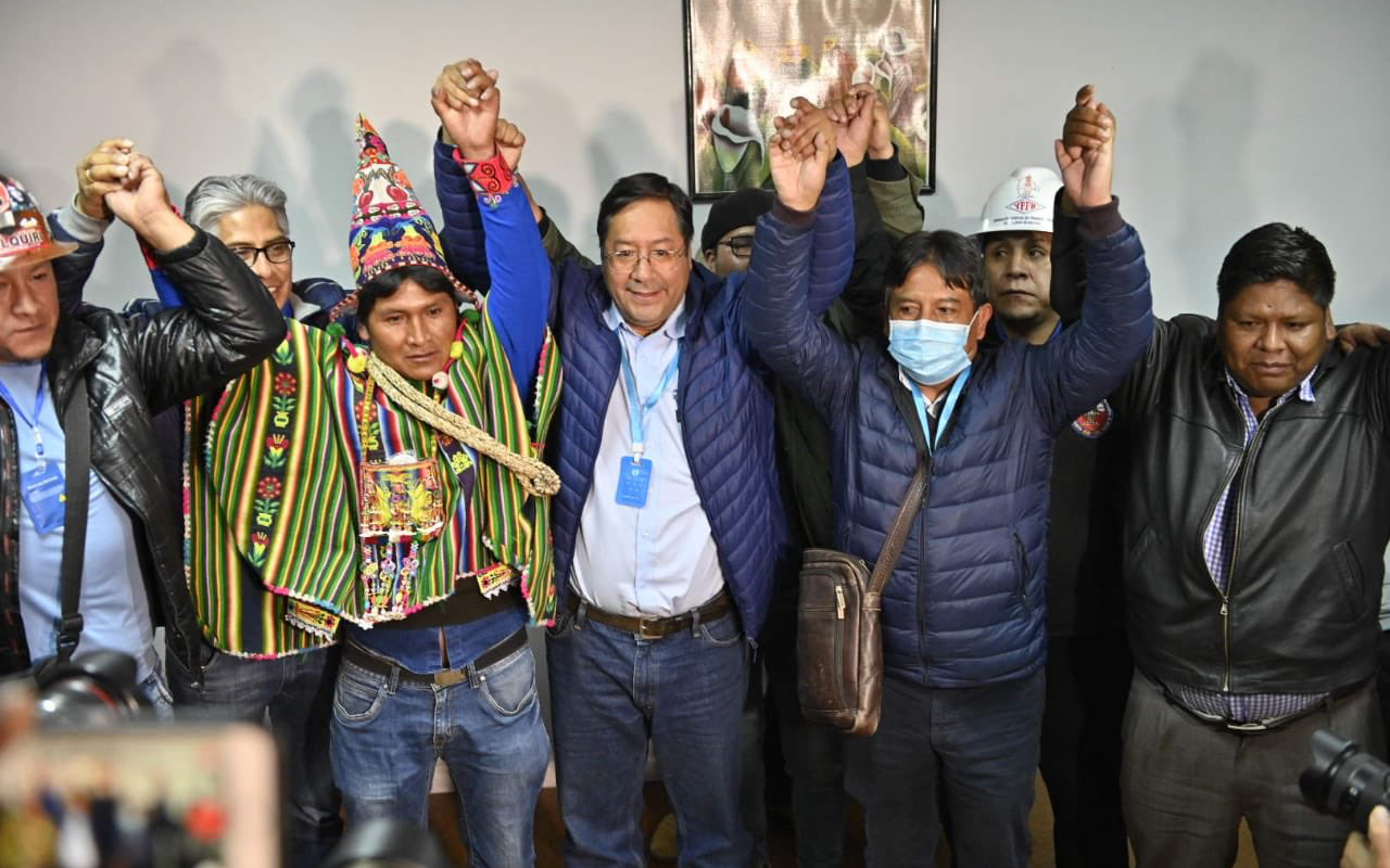 México felicita a Arce Catacora por triunfo electoral en Bolivia