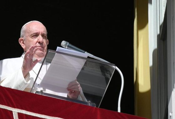 El Papa Francisco desde su balcón. Foto: Twitter Vatican News