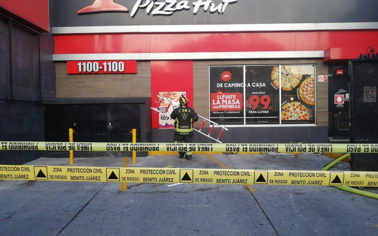 Connato de incendio en pizzería de CDMX moviliza a bomberos