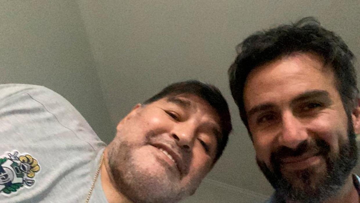 Operan con éxito a Maradona. Foto: Twitter