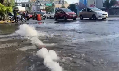 Fuga de agua inunda calles de la colonia Guerrero
