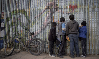 Juez frena política de Trump para expulsar a menores migrantes