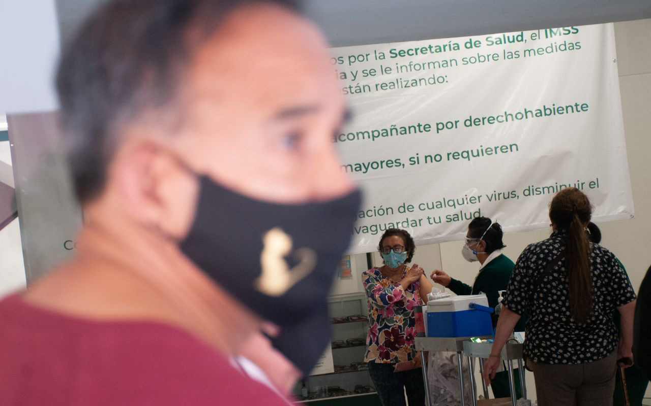 IMSS aplica casi 7 millones de vacunas contra influenza estacional