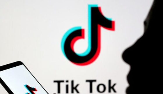 Italia bloquea TikTok por muerte de menor de edad. Foto: Twitter