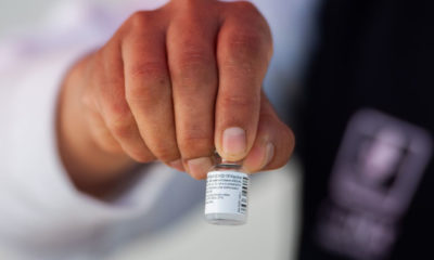 Sanofi ayudará a producir millones de vacunas de Pfizer