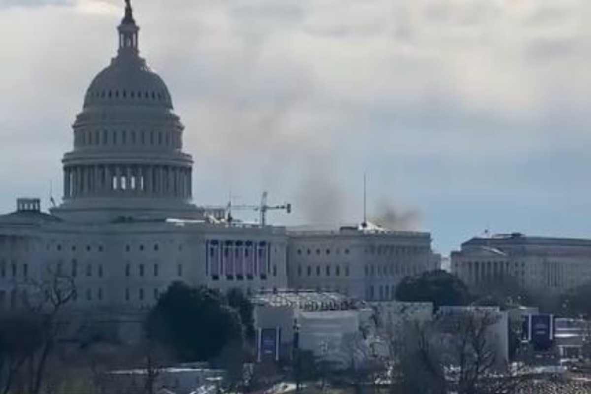 Desalojan Capitolio en EU; muy cerca se registró un incendio