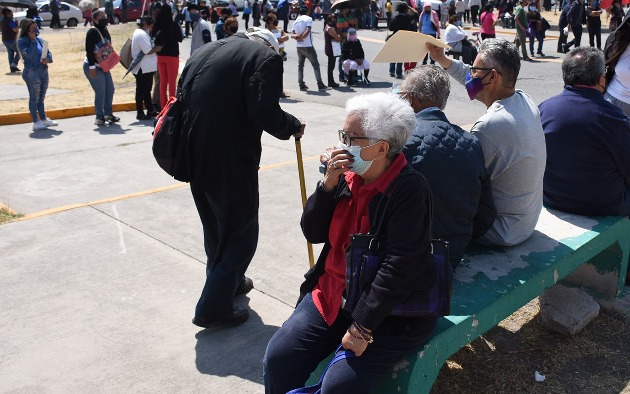 Garantizan vacunación para todos los adultos mayores de Ecatepec