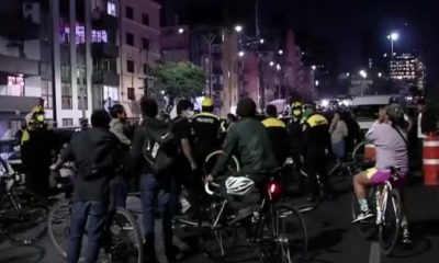 Policías y ciclistas se pelearon. Foto: Youtube