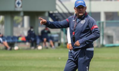 Asegura Juan Reynoso que hay pies de plomo en Cruz Azul. Foto: Twitter Cruz Azul