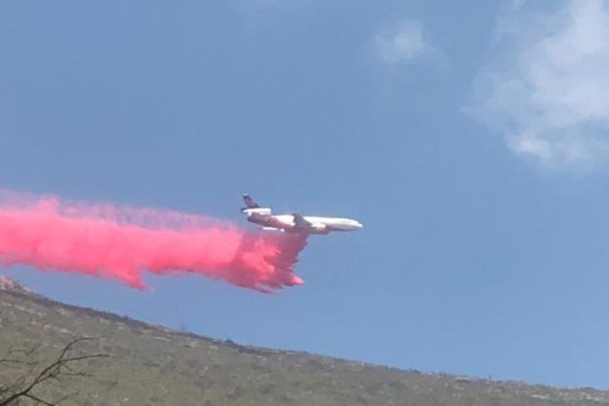 Despega avión lanzador de agua para combatir incendios en Coahuila y NL