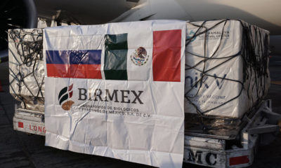 Llegan miles de vacunas Pfizer y Sputnik V a México