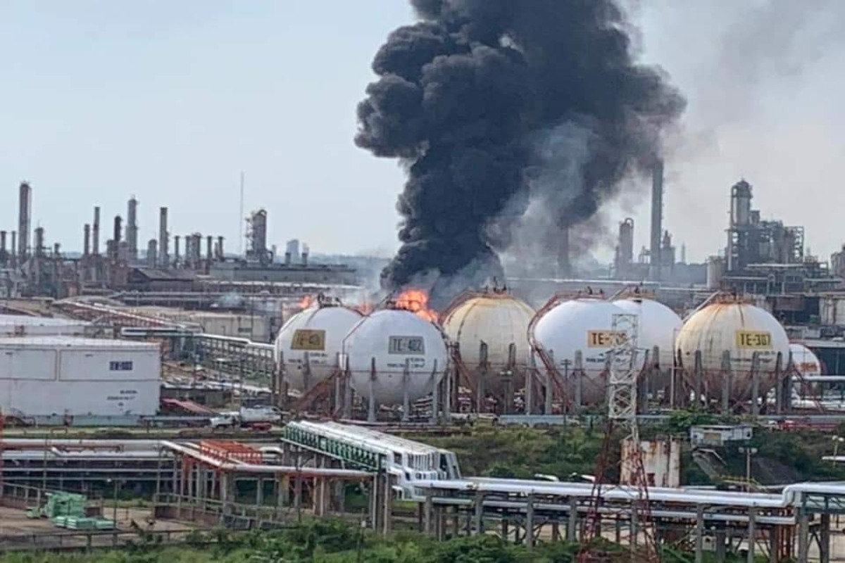 Explosión en refinería de Minatitlán, en Veracruz; sin lesionados
