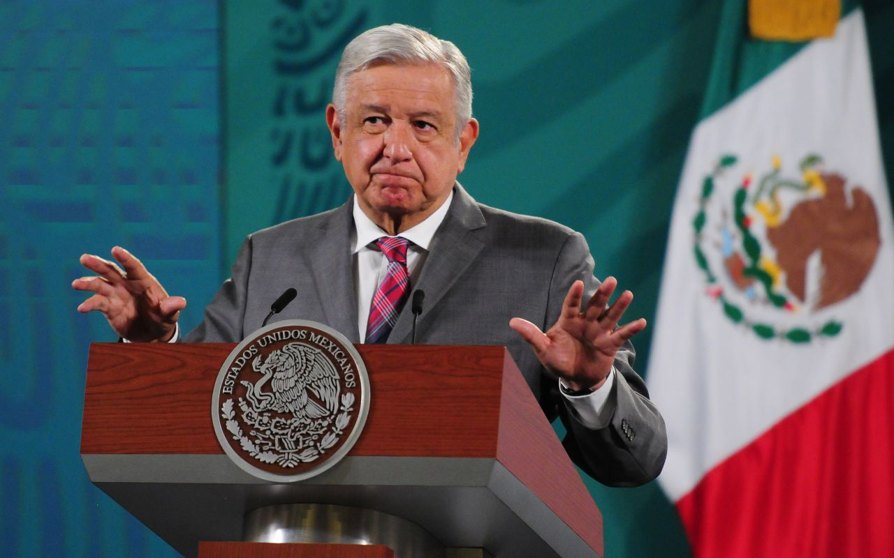Que me apunten en la lista de retro populistas: López Obrador