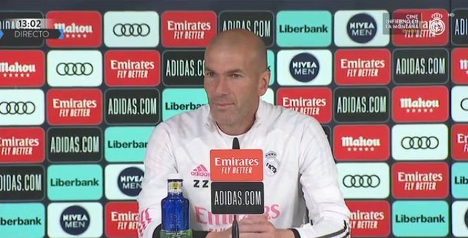Molesto Zinedine Zidane. Foto: Twitter