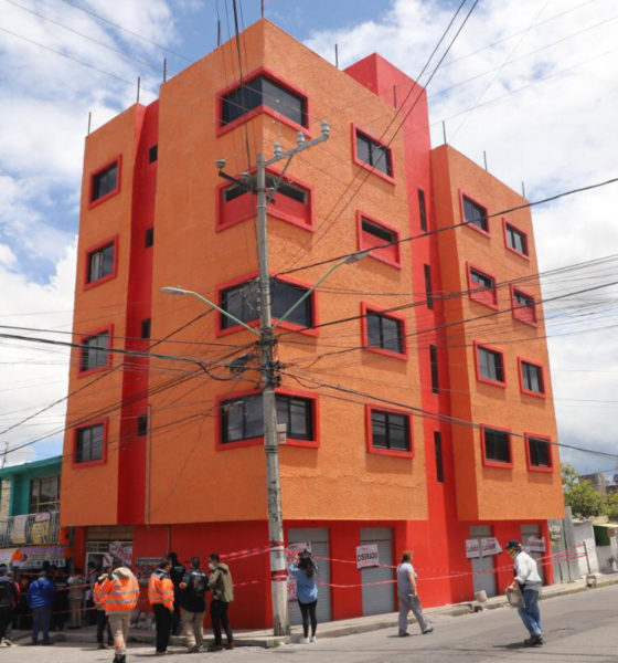 Ordenan demoler edificio inclinado en Ecatepec