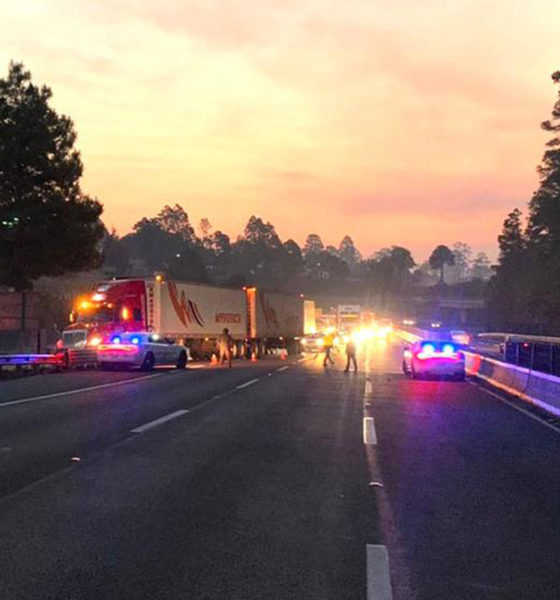 Se incendia tráiler en autopista México-Puebla