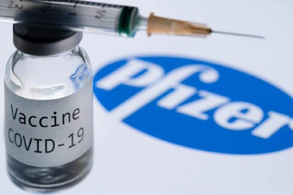 Pfizer pide a Cofepris autorizar vacunar a menores de 12 a 15 años