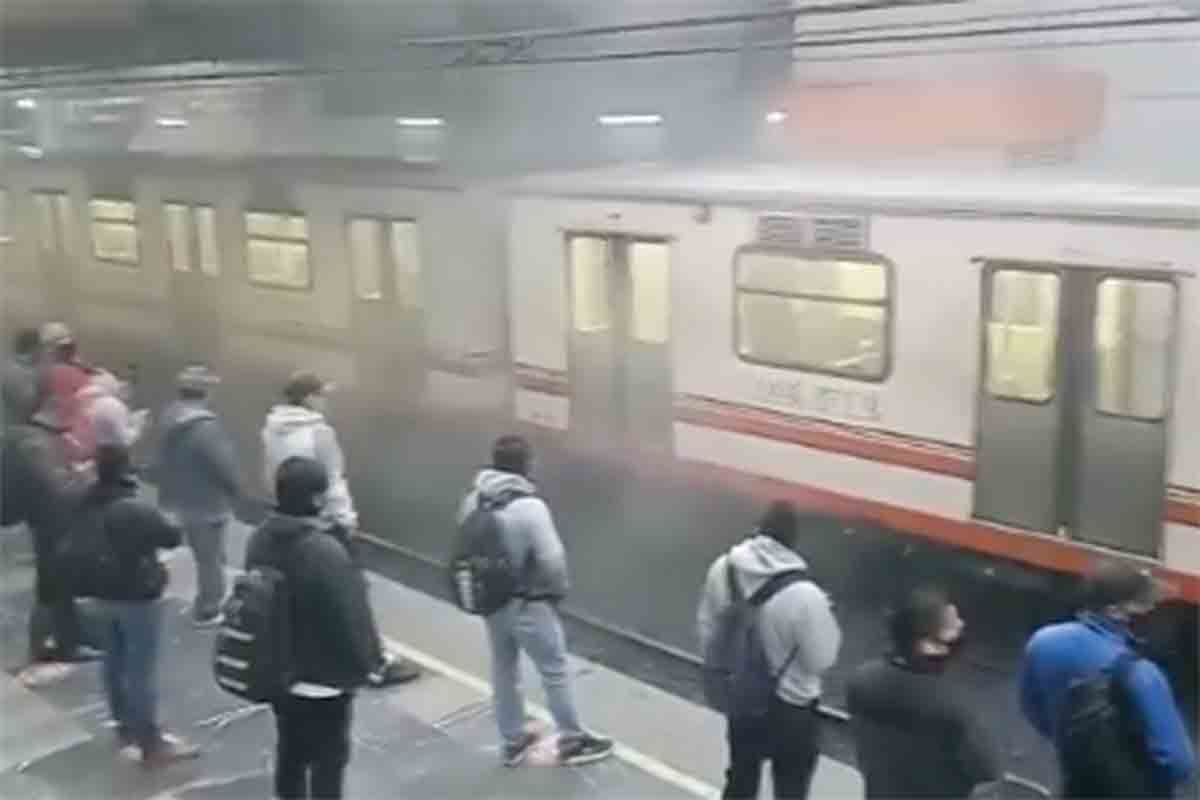 Reportan humo en el Metro Pantitlán. Noticias en tiempo real