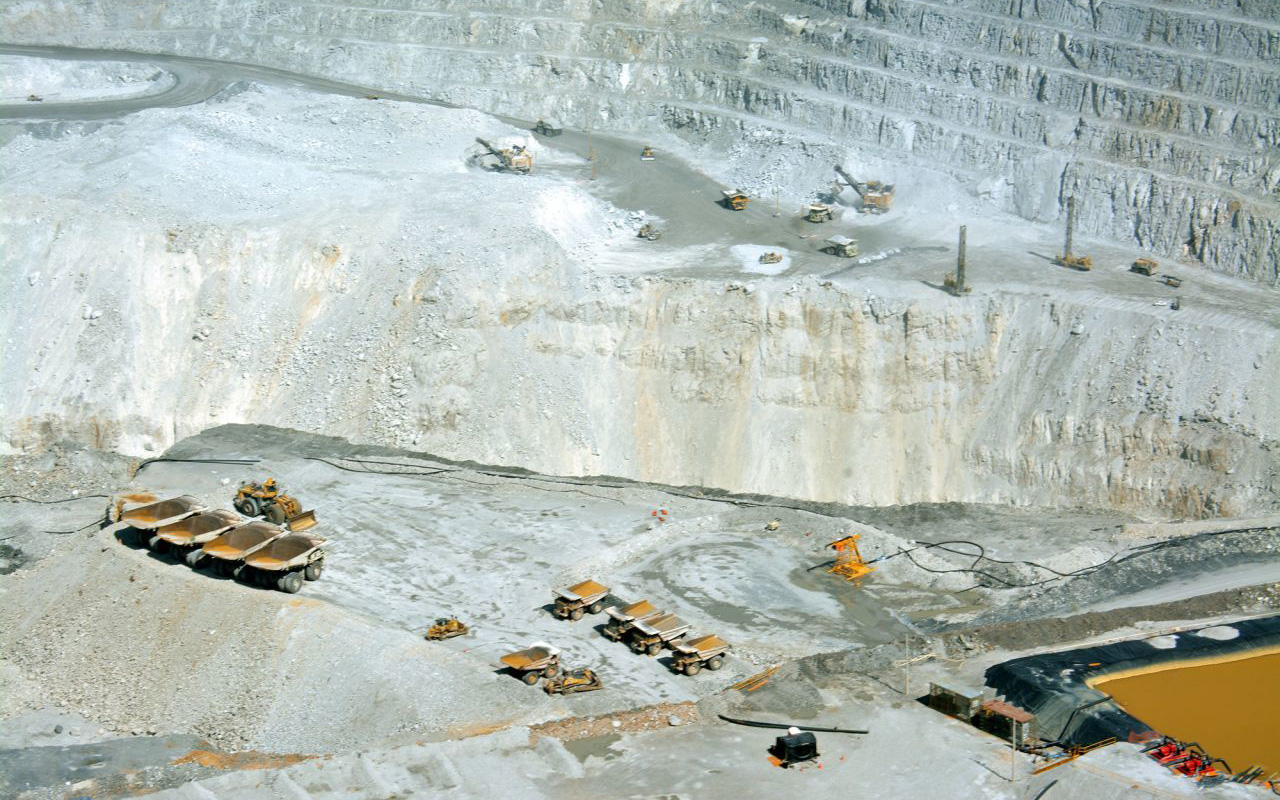 Importante para la economía, minería impacta al medio ambiente