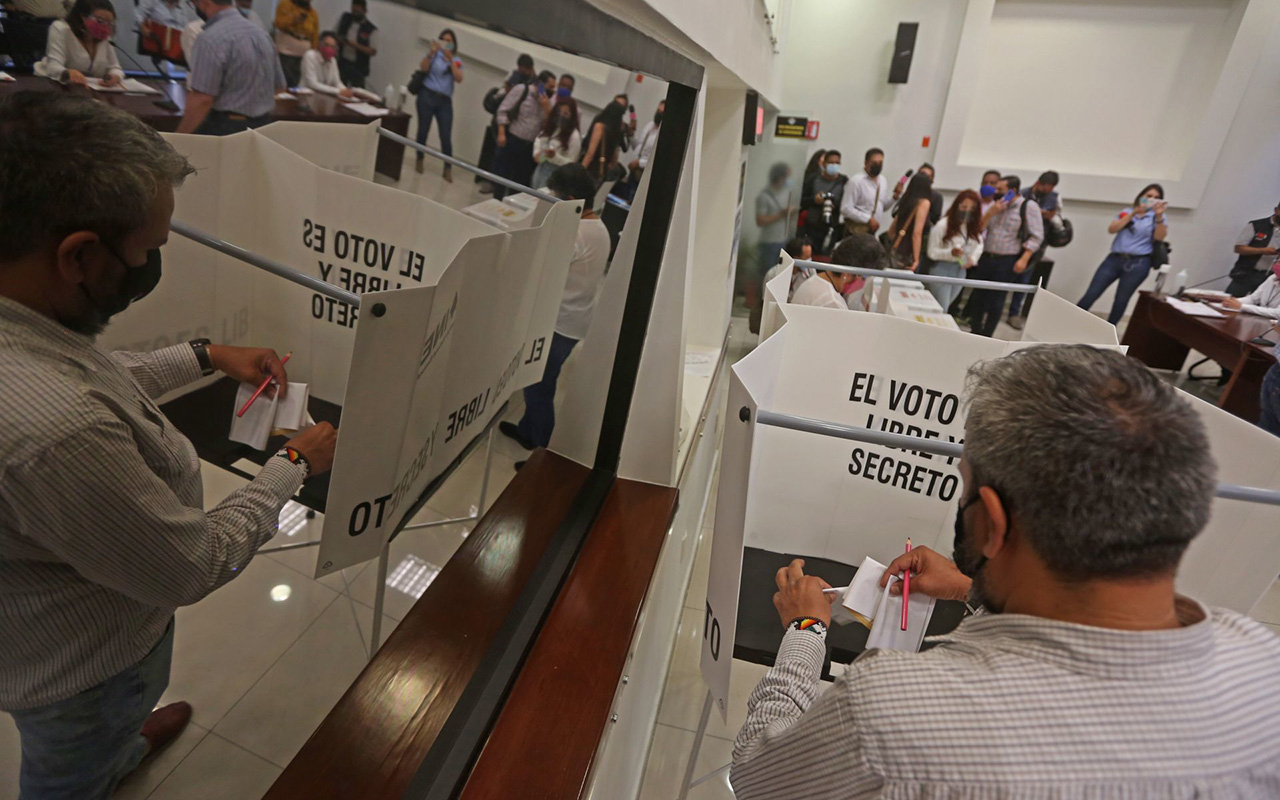 Elecciones son cruciales para el futuro democrático del país: Obispos