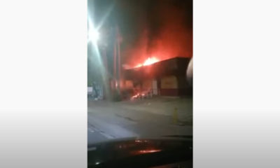 Normalistas queman oficinas del INE en Chiapas
