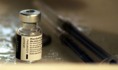 Llegan 585 mil vacunas de Pfizer a México